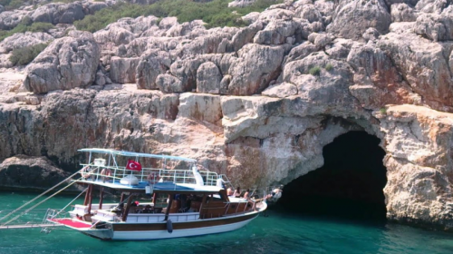 Pirates cave Kemer