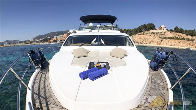 Rent a yacht in Kemer